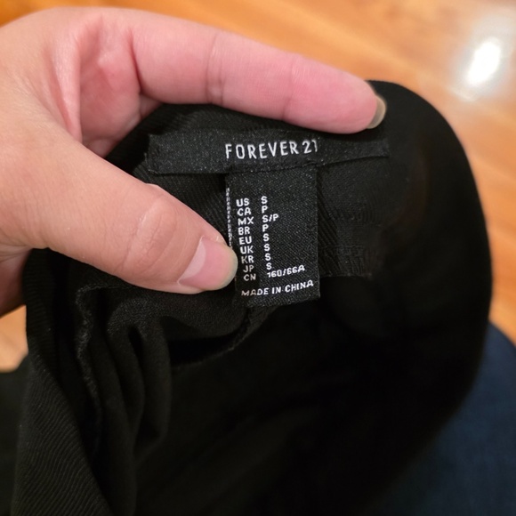 Forever 21 Black Skinny Pants Size Small - Picture 4 of 5